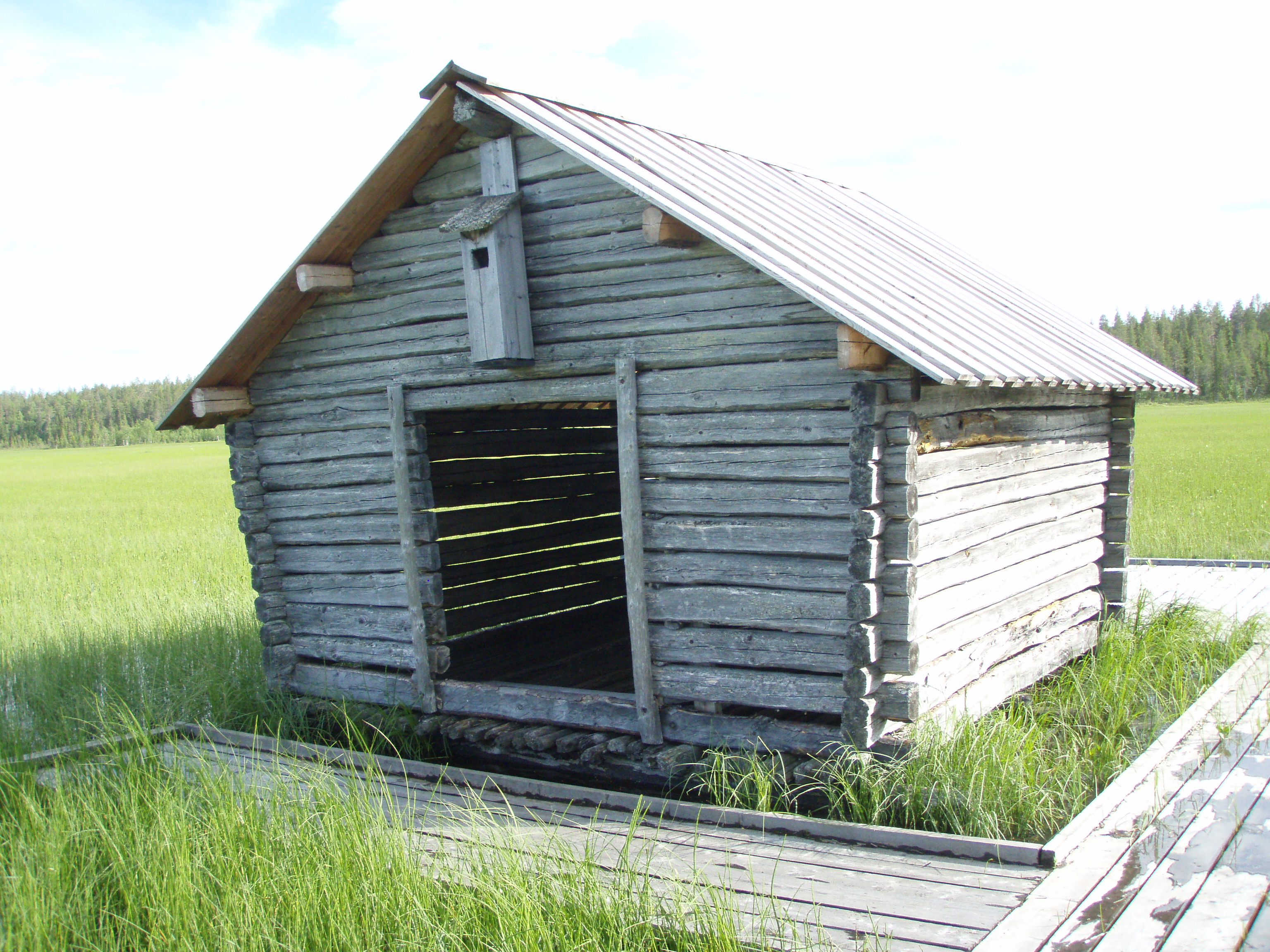 One of many hay barns i Vasikkavuoma